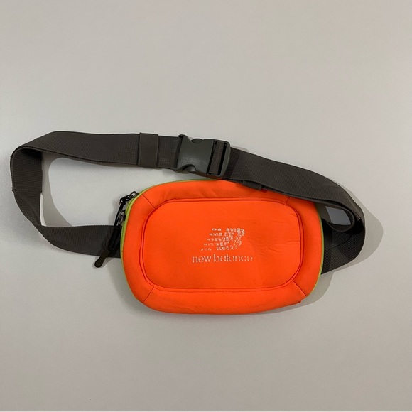 New Balance Waist Bag/Fanny Pack - Picture 2 of 5